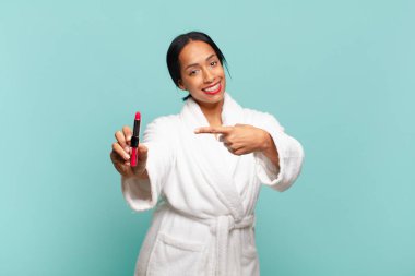 Amerikalı güzel bir kadın. puanlı jest makyaj konsepti