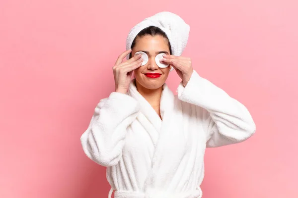 Joven Mujer Bastante Hispana Expresión Orgullosa Feliz Componen Concepto —  Fotos de Stock