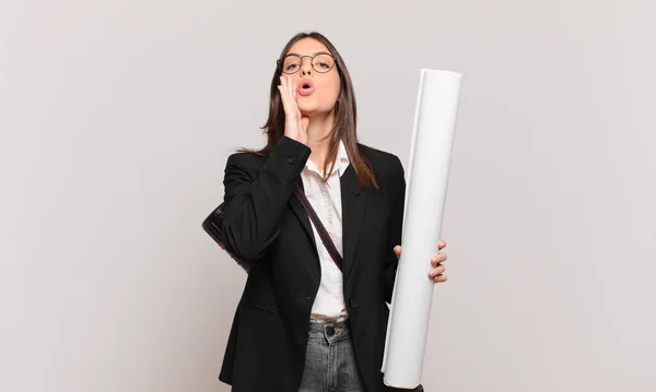 Jovem Bonita Arquiteto Mulher Sentindo Feliz Animado Positivo Dando Grande — Fotografia de Stock