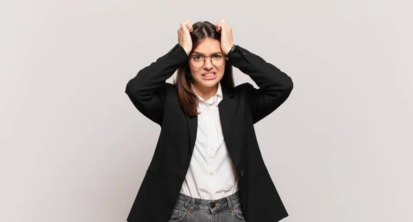Junge Geschäftsfrau Fühlt Sich Frustriert Und Genervt Hat Genug Vom — Stockfoto