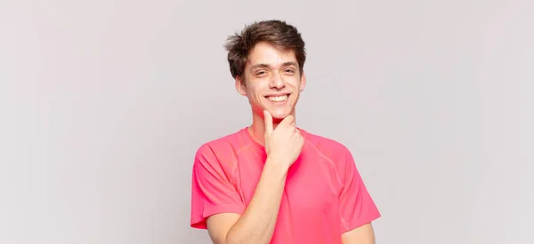 Jonge Jongen Glimlachen Genieten Van Het Leven Zich Gelukkig Vriendelijk — Stockfoto