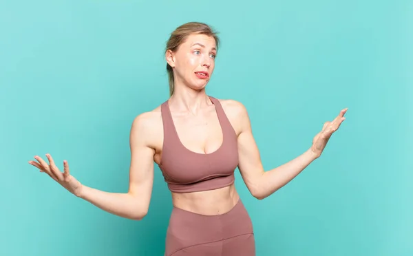 Young Blond Woman Shrugging Dumb Crazy Confused Puzzled Expression Feeling — Stock Photo, Image