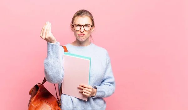 Giovane Bella Studentessa Fare Capice Denaro Gesto Dicendoti Pagare Debiti — Foto Stock