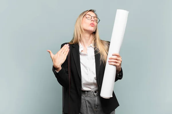 Jonge Architect Vrouw Voelt Zich Gestrest Angstig Moe Gefrustreerd Trekken — Stockfoto