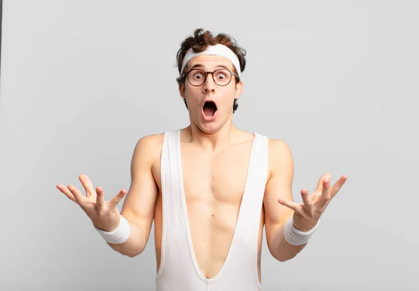 Humorous Sport Man Feeling Extremely Shocked Surprised Anxious Panicking Stressed — Stockfoto