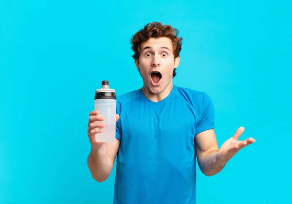 Sport Boy Feeling Happy Excited Surprised Shocked Smiling Astonished Something — Stock Photo, Image