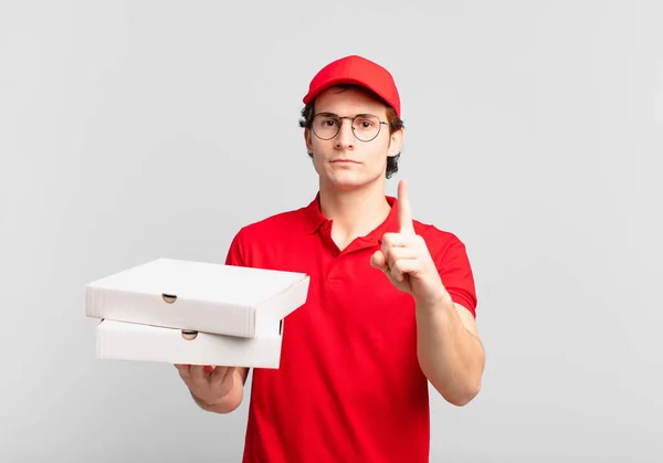 Pizza Leveren Jongen Gevoel Boos Geïrriteerd Opstandig Agressief Flippen Middelvinger — Stockfoto