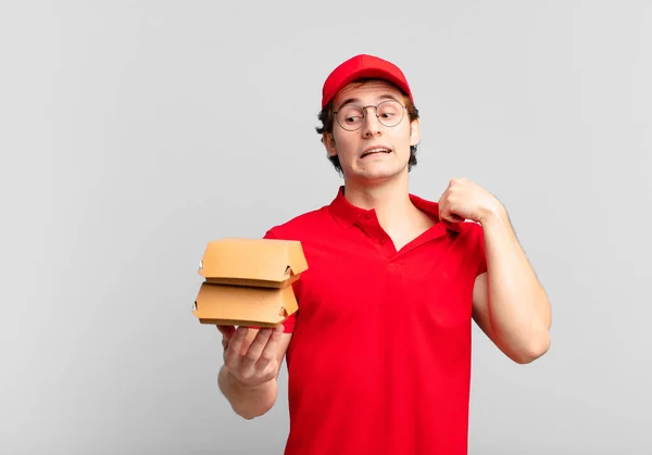 Hamburgers Leveren Jongen Zich Gestrest Angstig Moe Gefrustreerd Trekken Shirt — Stockfoto