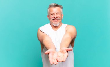 Kıdemli sporcu güler yüzlü, arkadaş canlısı, kendine güvenen, olumlu bakışlı, bir nesne ya da konsept sunan ve gösteren