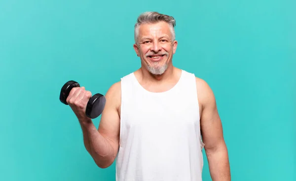 Senior Atleet Man Glimlachen Gelukkig Met Een Hand Hip Zelfverzekerd — Stockfoto