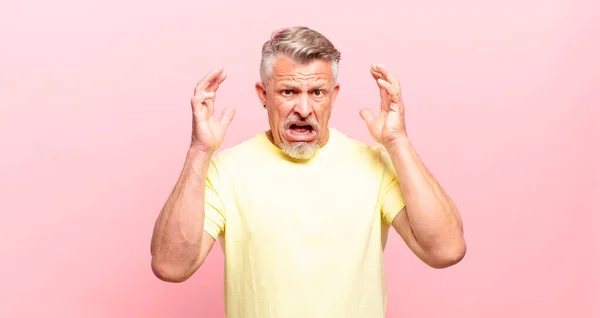Old Senior Man Screaming Hands Air Feeling Furious Frustrated Stressed — Stock Photo, Image