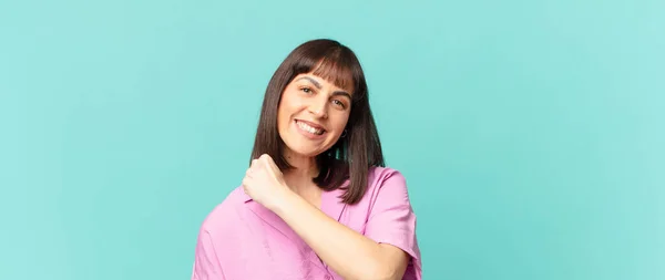 Bella Donna Sentirsi Felice Positivo Successo Motivato Fronte Una Sfida — Foto Stock