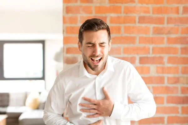 Empresário Bonito Rindo Voz Alta Alguma Piada Hilariante Sentindo Feliz — Fotografia de Stock