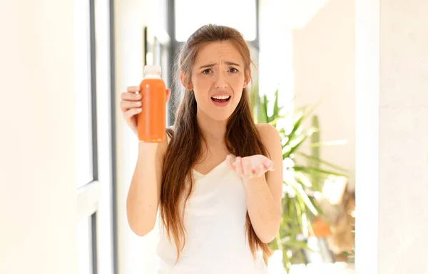 Bella Donna Che Sembra Disperata Frustrata Stressata Infelice Infastidita Urlando — Foto Stock