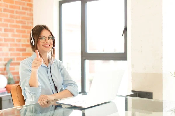 Pretty Telemarketer Feeling Proud Carefree Confident Happy Smiling Positively Thumbs — Stock Photo, Image