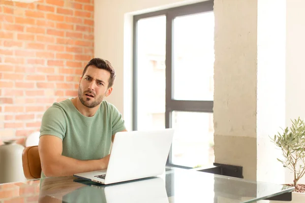 Handsome Man Feeling Puzzled Confused Dumb Stunned Expression Looking Something — Fotografia de Stock