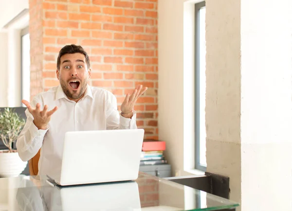 Handsome Businessman Feeling Extremely Shocked Surprised Anxious Panicking Stressed Horrified — Stock Photo, Image