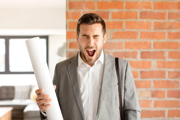 Arquitecto Guapo Gritando Agresivamente Mirando Muy Enojado Frustrado Indignado Molesto — Foto de Stock