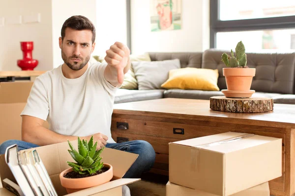 Hombre Guapo Sintiendo Cruz Enojado Molesto Decepcionado Disgustado Mostrando Los — Foto de Stock