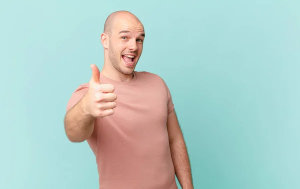 Bald Man Feeling Proud Carefree Confident Happy Smiling Positively Thumbs — Stock Photo, Image