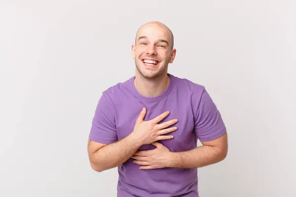 Careca Rindo Voz Alta Alguma Piada Hilariante Sentindo Feliz Alegre — Fotografia de Stock