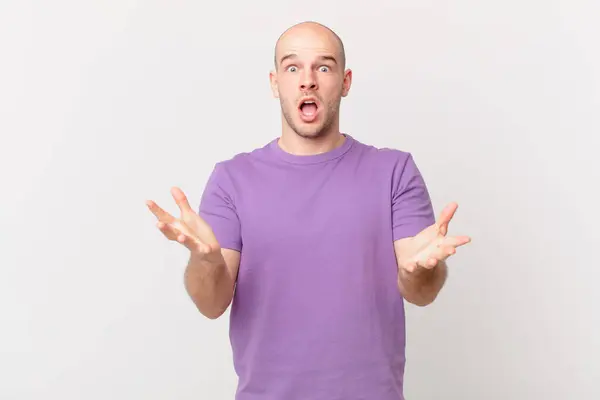 Bald Man Feeling Extremely Shocked Surprised Anxious Panicking Stressed Horrified — Stock Photo, Image