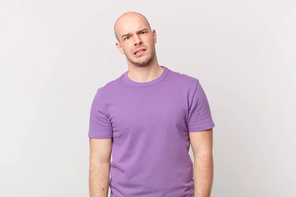 Bald Man Feeling Puzzled Confused Dumb Stunned Expression Looking Something — Stockfoto