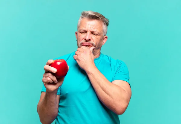 Anziano Bell Uomo Con Una Mela — Foto Stock