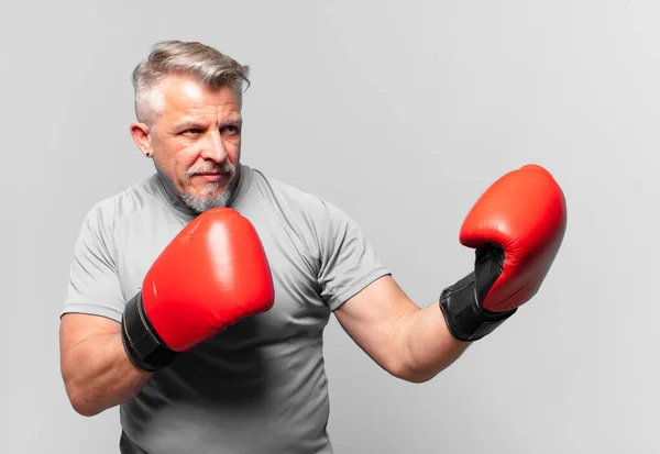 Sénior Beau Homme Boxe — Photo