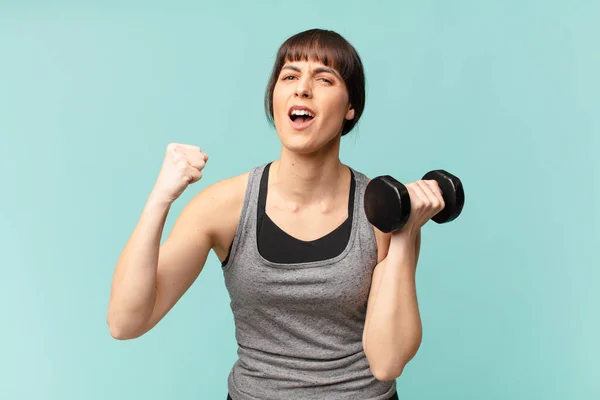 Joven Fitness Mujer Con Dumbbell — Foto de Stock