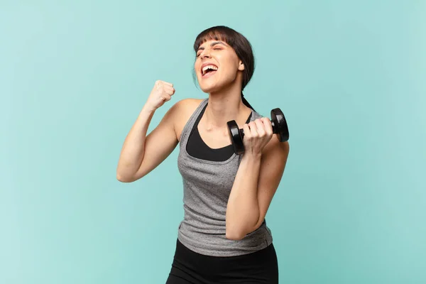 Joven Fitness Mujer Con Dumbbell — Foto de Stock