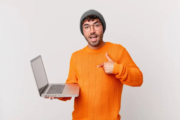 Nerd Man Computer Feeling Happy Surprised Proud Pointing Self Excited — Fotografia de Stock