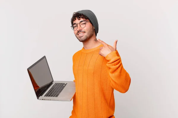 Nerd Man Computer Smiling Confidently Pointing Own Broad Smile Positive — Stock fotografie