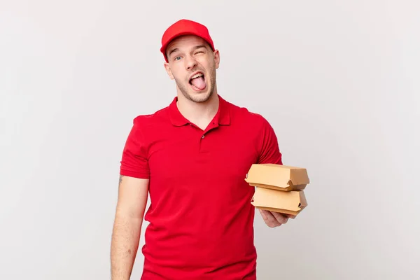 Con Actitud Alegre Despreocupada Rebelde Bromeando Sacando Lengua Divirtiéndose — Foto de Stock