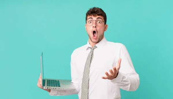 Businessman Laptop Open Mouthed Amazed Shocked Astonished Unbelievable Surprise — Stock Photo, Image