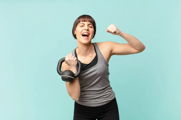 Joven Fitness Mujer Con Dumbbell — Foto de Stock