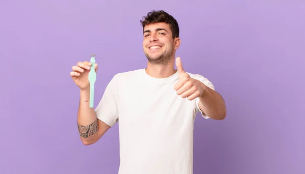 Hombre Con Reloj Sintiéndose Orgulloso Despreocupado Seguro Feliz Sonriendo Positivamente — Foto de Stock