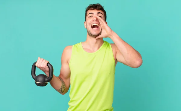 Fitnessman Zich Gelukkig Voelen Opgewonden Positief Het Geven Van Een — Stockfoto