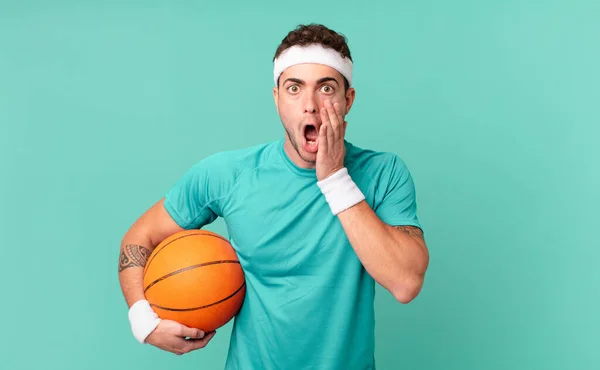 Fitness Man Feeling Shocked Scared Looking Terrified Open Mouth Hands — Stock Photo, Image