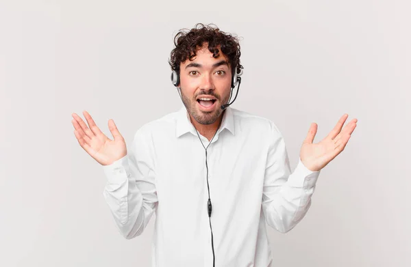 Telemarketer Sentirse Feliz Emocionado Sorprendido Sorprendido Sonriendo Asombrado Por Algo — Foto de Stock