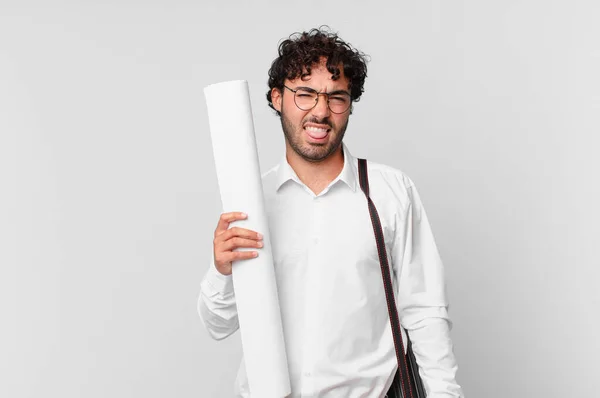 Arquiteto Sentindo Enojado Irritado Furando Língua Para Fora Não Gostando — Fotografia de Stock