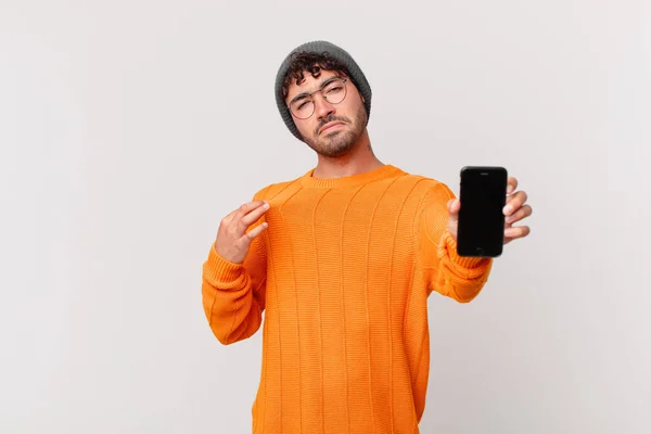 Hombre Hispano Con Una Celda Que Arrogante Exitoso Positivo Orgulloso — Foto de Stock