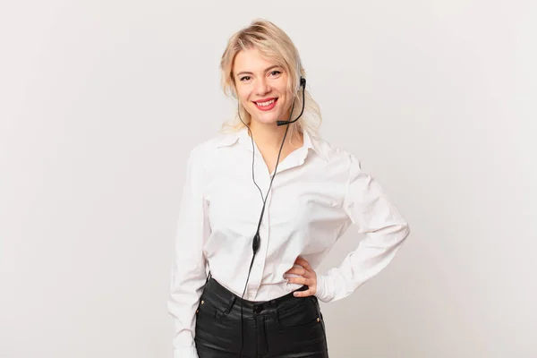 Young Pretty Woman Smiling Happily Hand Hip Confident Telemarketing Concept — ストック写真