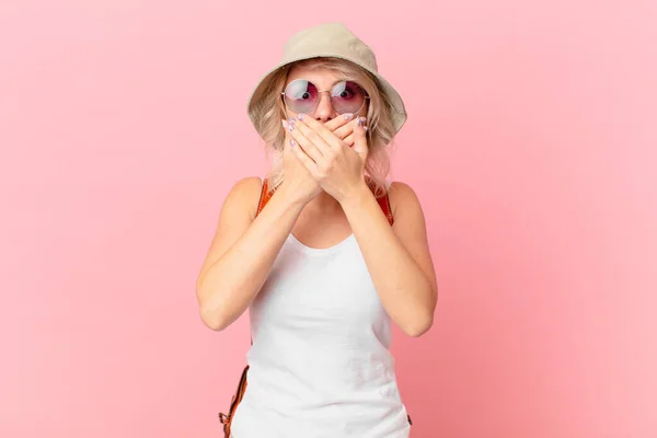Young Pretty Woman Covering Mouth Hands Shocked Summer Tourist Concept —  Fotos de Stock