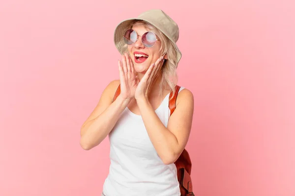 Young Pretty Woman Feeling Happy Excited Surprised Summer Tourist Concept —  Fotos de Stock