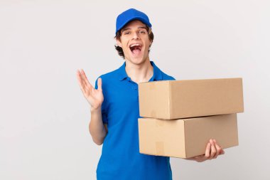 Paket insana kendini mutlu ve şaşkın hissettirir. İnanılmaz bir şey.