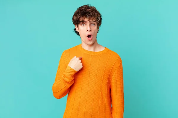 Young Handsome Man Looking Shocked Surprised Mouth Wide Open Pointing — Stock Photo, Image