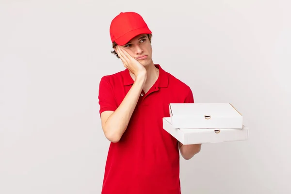 Pizzalieferant Fühlt Sich Gelangweilt Frustriert Und Schläfrig Nach Einem Anstrengenden — Stockfoto