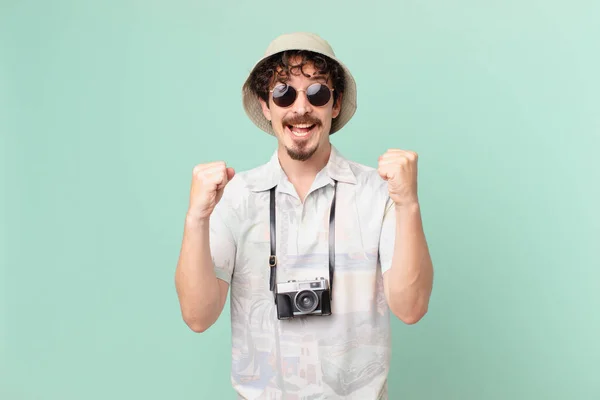 Young Traveller Tourist Feeling Shocked Laughing Celebrating Success — Foto Stock