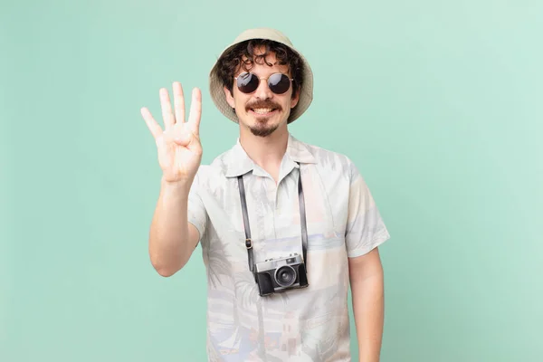 Young Traveller Tourist Smiling Looking Friendly Showing Number Four — Foto Stock